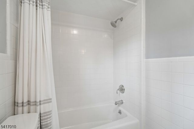 209 E Cedar St, Livingston Twp., NJ 07039