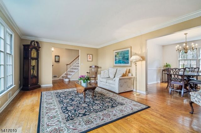 209 E Cedar St, Livingston Twp., NJ 07039