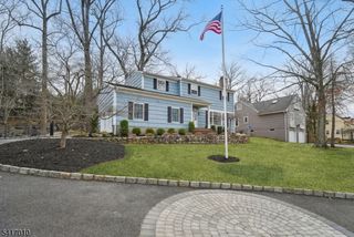 209 E Cedar St, Livingston Twp., NJ 07039