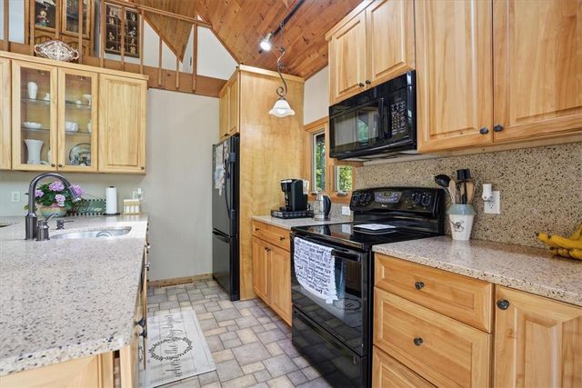 1517 Deer Run, Lehman Twp, PA 18324