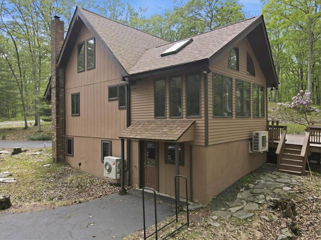 1517 Deer Run, Lehman Twp, PA 18324