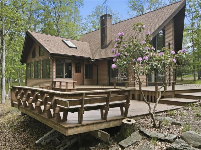 1517 Deer Run, Lehman Twp, PA 18324