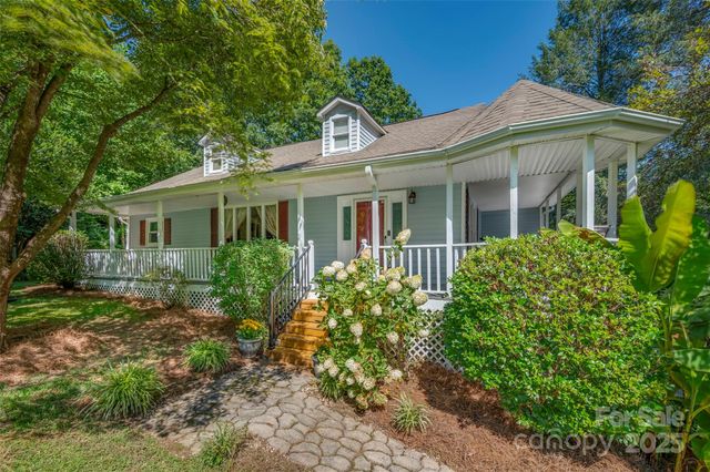 7265 Naguib Amin Street, Hickory, NC 28602