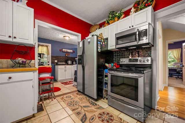 7265 Naguib Amin Street, Hickory, NC 28602