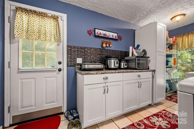 7265 Naguib Amin Street, Hickory, NC 28602
