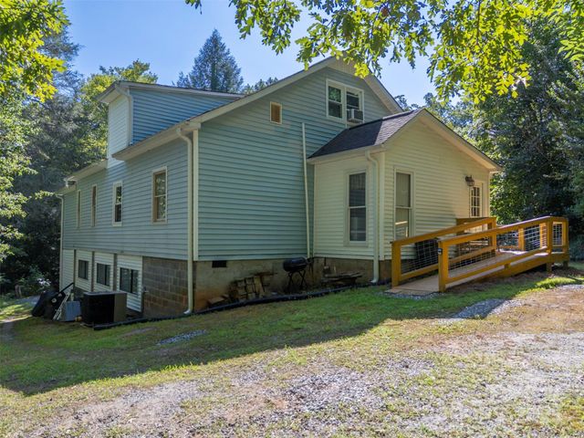 7265 Naguib Amin Street, Hickory, NC 28602