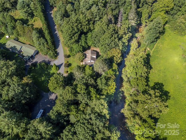 7265 Naguib Amin Street, Hickory, NC 28602