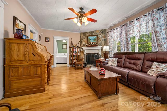 7265 Naguib Amin Street, Hickory, NC 28602