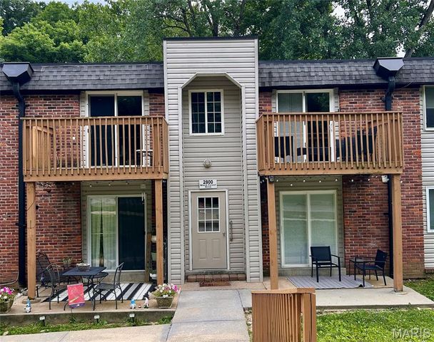 2800 Blackforest Drive D, Oakville, MO 63129