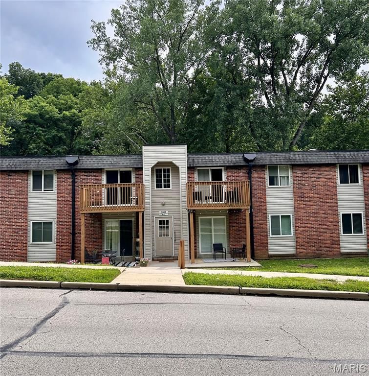 2800 Blackforest Drive D, Oakville, MO 63129