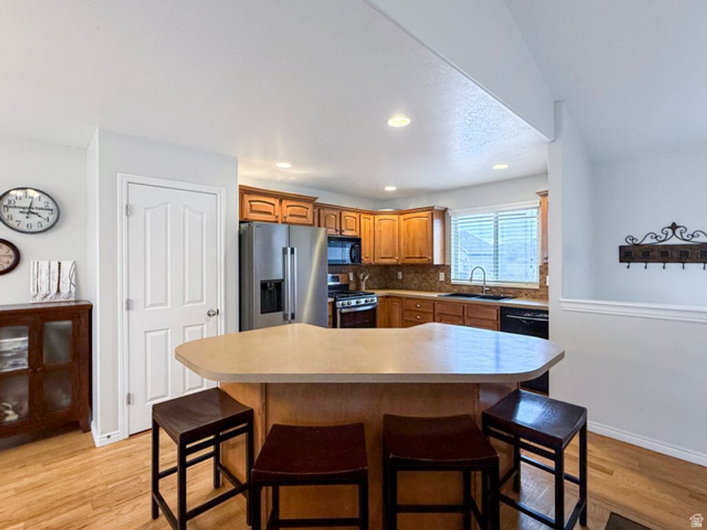 Image 5 of property listing at 185 E 2100 N, North Ogden, UT 84414