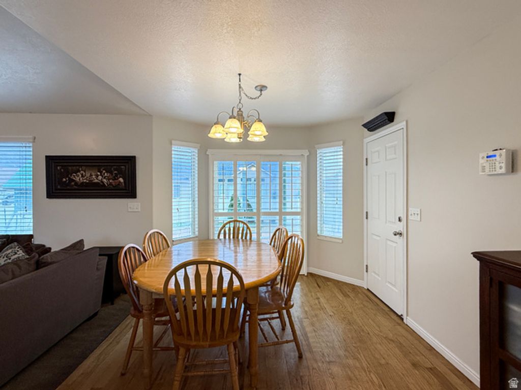 Image 8 of property listing at 185 E 2100 N, North Ogden, UT 84414