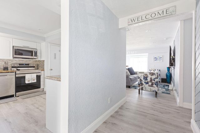 10044 Dasheen Avenue, Palm Beach Gardens, FL 33410