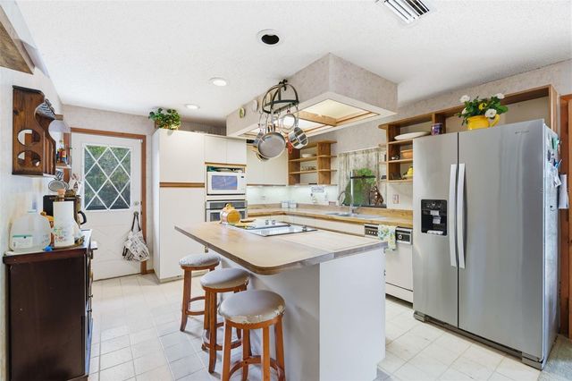 2070 59TH STREET, Sarasota, FL 34243