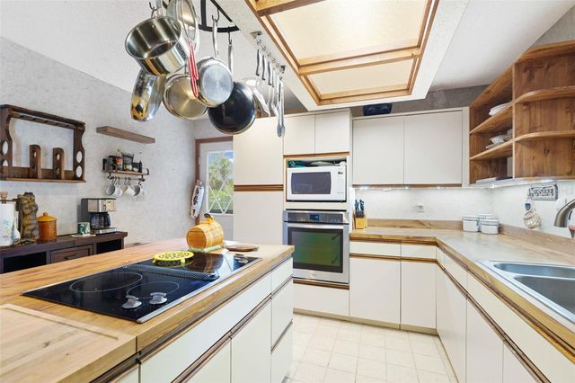 2070 59TH STREET, Sarasota, FL 34243