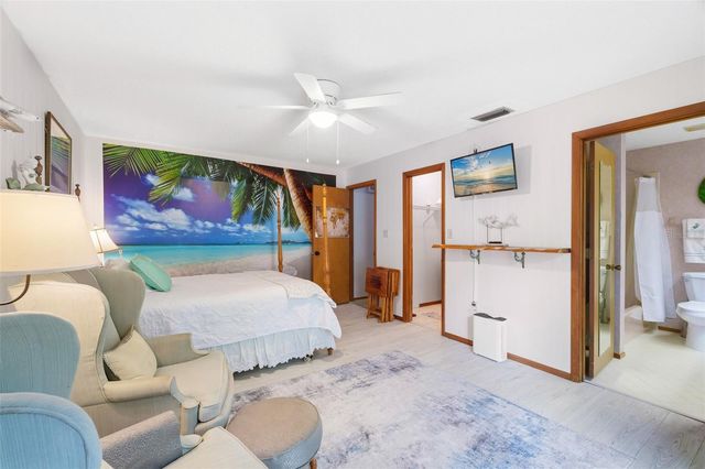 2070 59TH STREET, Sarasota, FL 34243