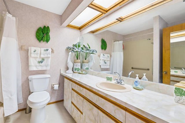 2070 59TH STREET, Sarasota, FL 34243