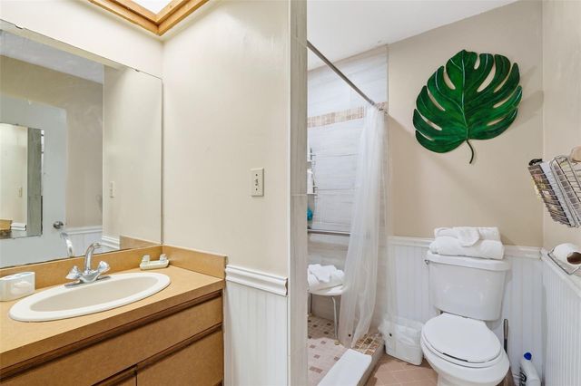 2070 59TH STREET, Sarasota, FL 34243