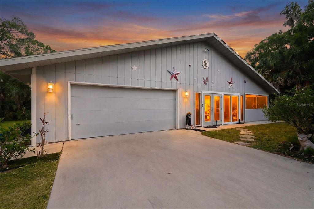 2070 59TH STREET, Sarasota, FL 34243