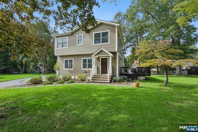 1062 Evergreen Court, New Milford, NJ 07646