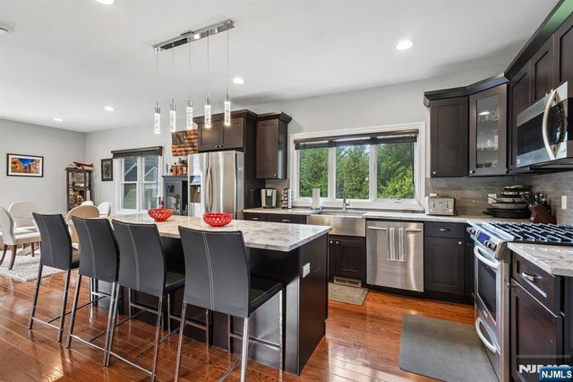 1062 Evergreen Court, New Milford, NJ 07646