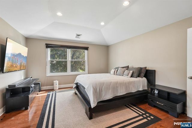 1062 Evergreen Court, New Milford, NJ 07646