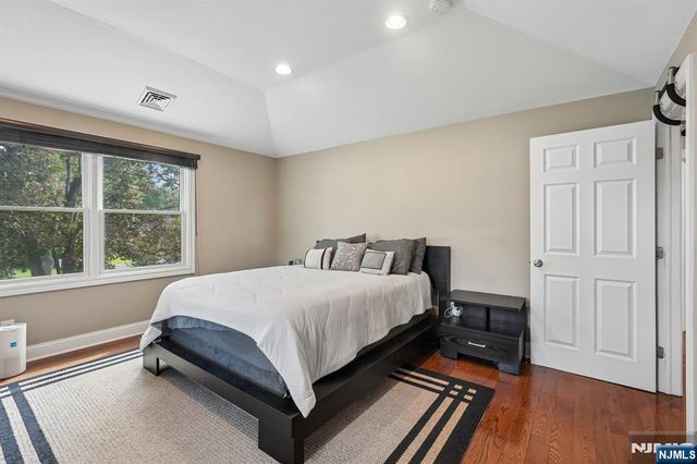 1062 Evergreen Court, New Milford, NJ 07646