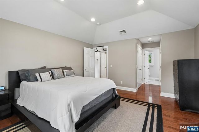 1062 Evergreen Court, New Milford, NJ 07646