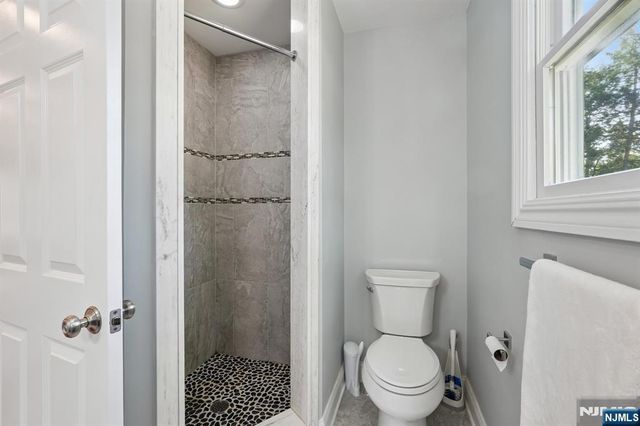1062 Evergreen Court, New Milford, NJ 07646