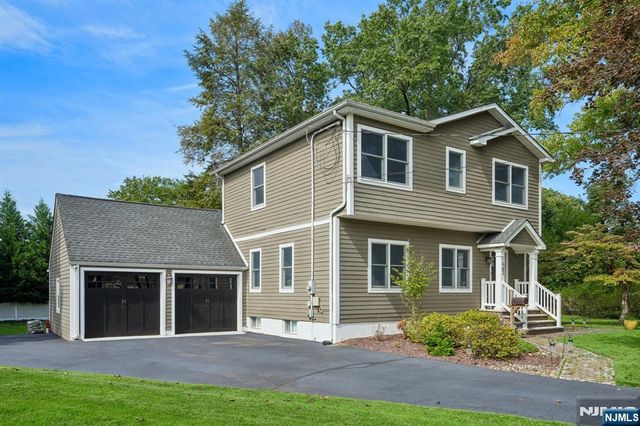 1062 Evergreen Court, New Milford, NJ 07646