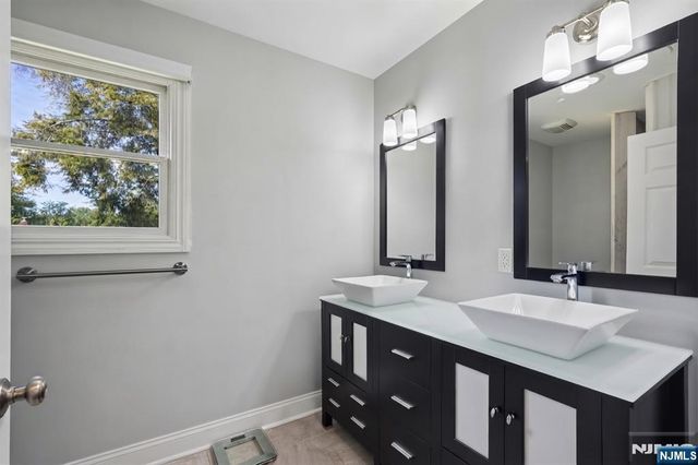 1062 Evergreen Court, New Milford, NJ 07646