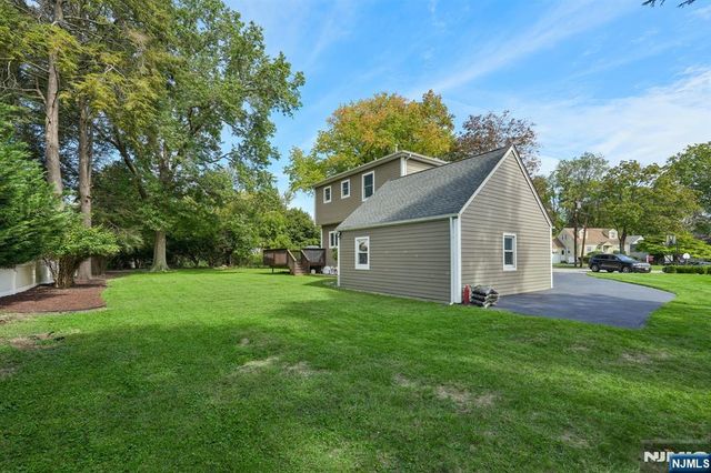 1062 Evergreen Court, New Milford, NJ 07646