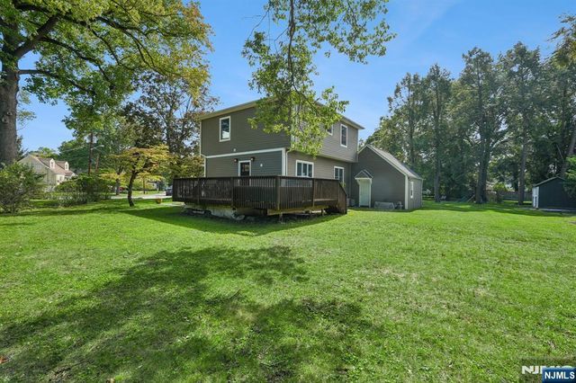 1062 Evergreen Court, New Milford, NJ 07646