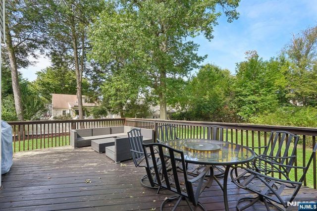 1062 Evergreen Court, New Milford, NJ 07646