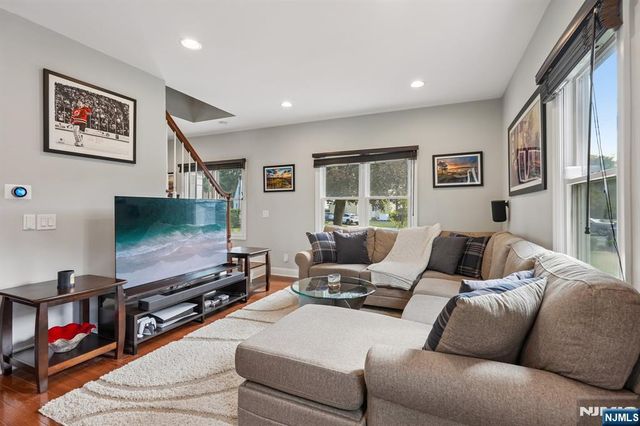 1062 Evergreen Court, New Milford, NJ 07646