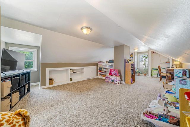824 ZEMLOCK AVENUE, Neenah, WI 54956