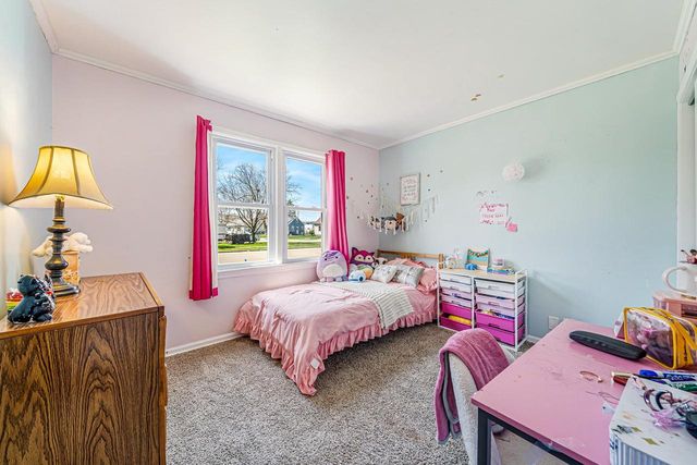 824 ZEMLOCK AVENUE, Neenah, WI 54956