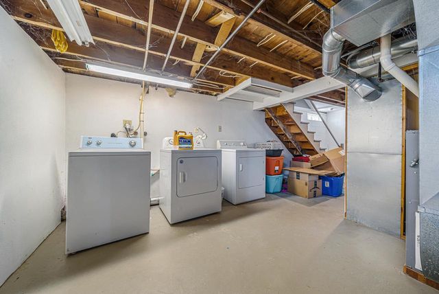 824 ZEMLOCK AVENUE, Neenah, WI 54956