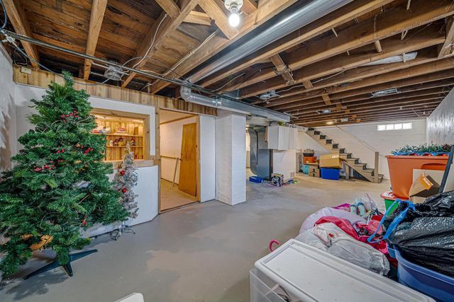 824 ZEMLOCK AVENUE, Neenah, WI 54956
