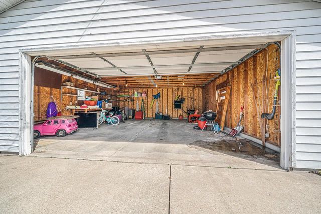 824 ZEMLOCK AVENUE, Neenah, WI 54956