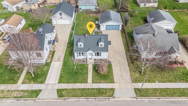 824 ZEMLOCK AVENUE, Neenah, WI 54956