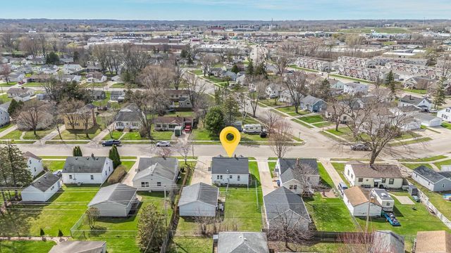 824 ZEMLOCK AVENUE, Neenah, WI 54956
