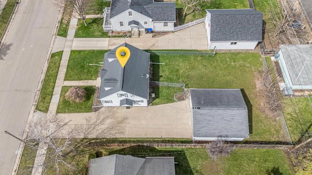 824 ZEMLOCK AVENUE, Neenah, WI 54956