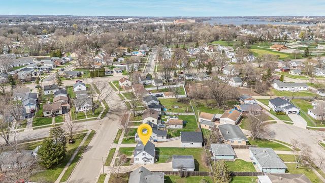 824 ZEMLOCK AVENUE, Neenah, WI 54956