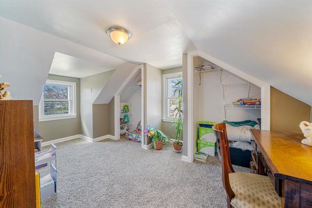 824 ZEMLOCK AVENUE, Neenah, WI 54956