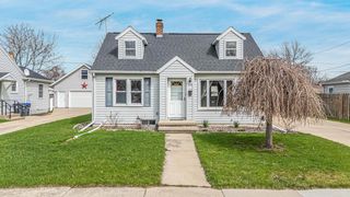 824 ZEMLOCK AVENUE, Neenah, WI 54956
