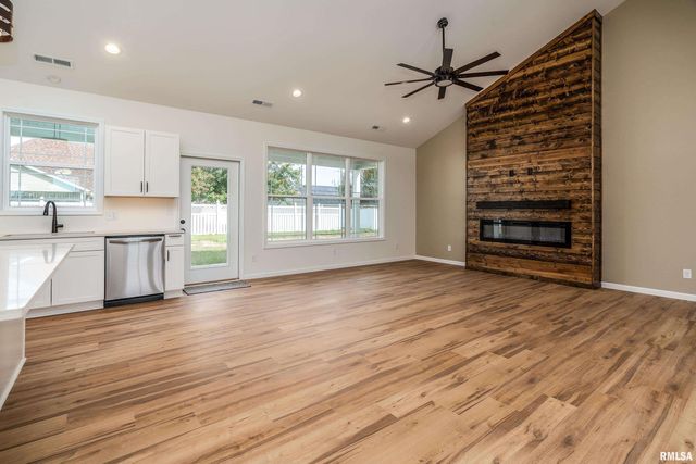 1106 HORIZON Drive, Marion, IL 62959