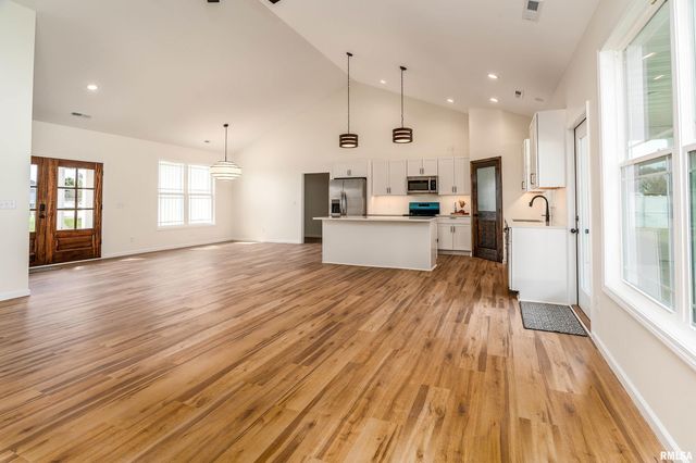 1106 HORIZON Drive, Marion, IL 62959