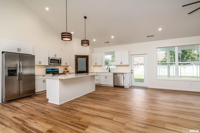 1106 HORIZON Drive, Marion, IL 62959