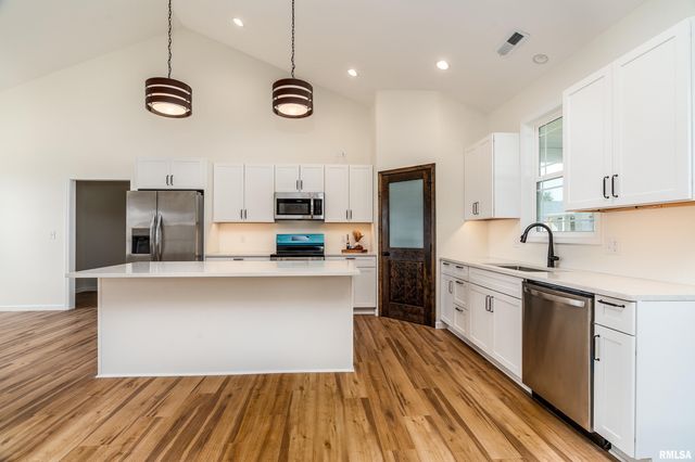 1106 HORIZON Drive, Marion, IL 62959